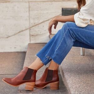 Nisolo Heeled Chelsea Boots in Cognac Size 9